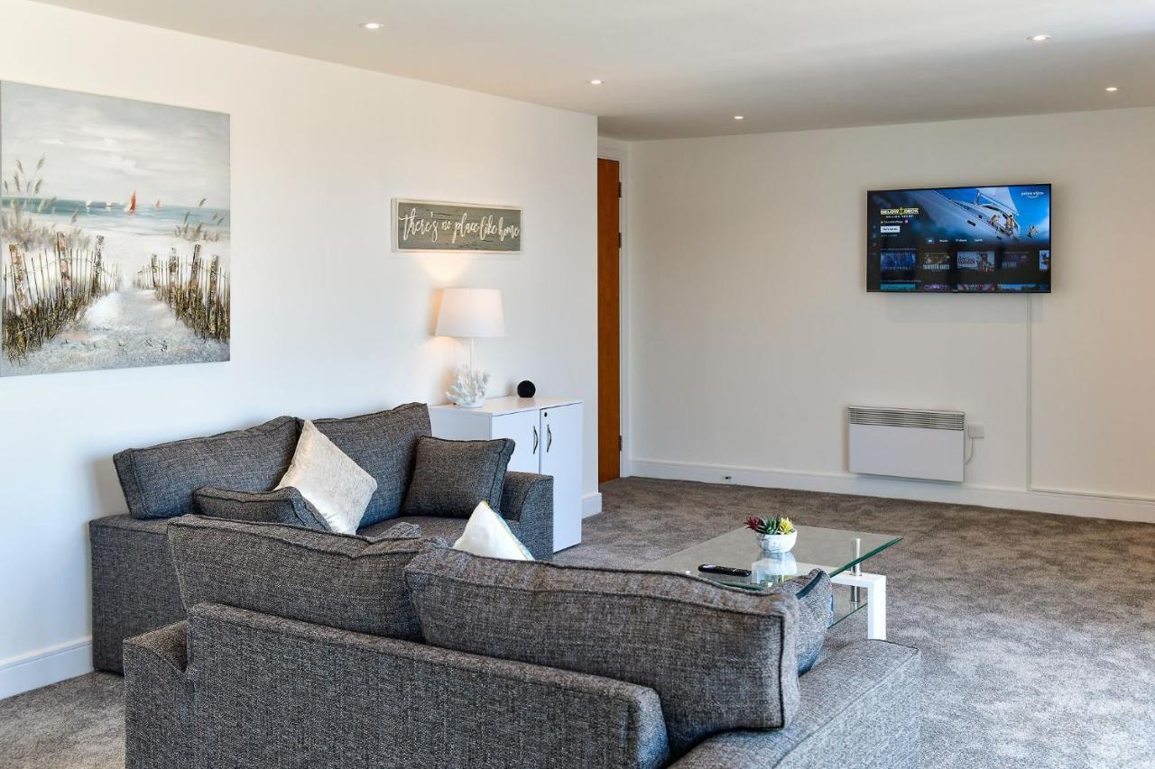 Just Stay Wales - Meridian Tower Marina & City View - 2 Bed Apartment Swansea Bagian luar foto