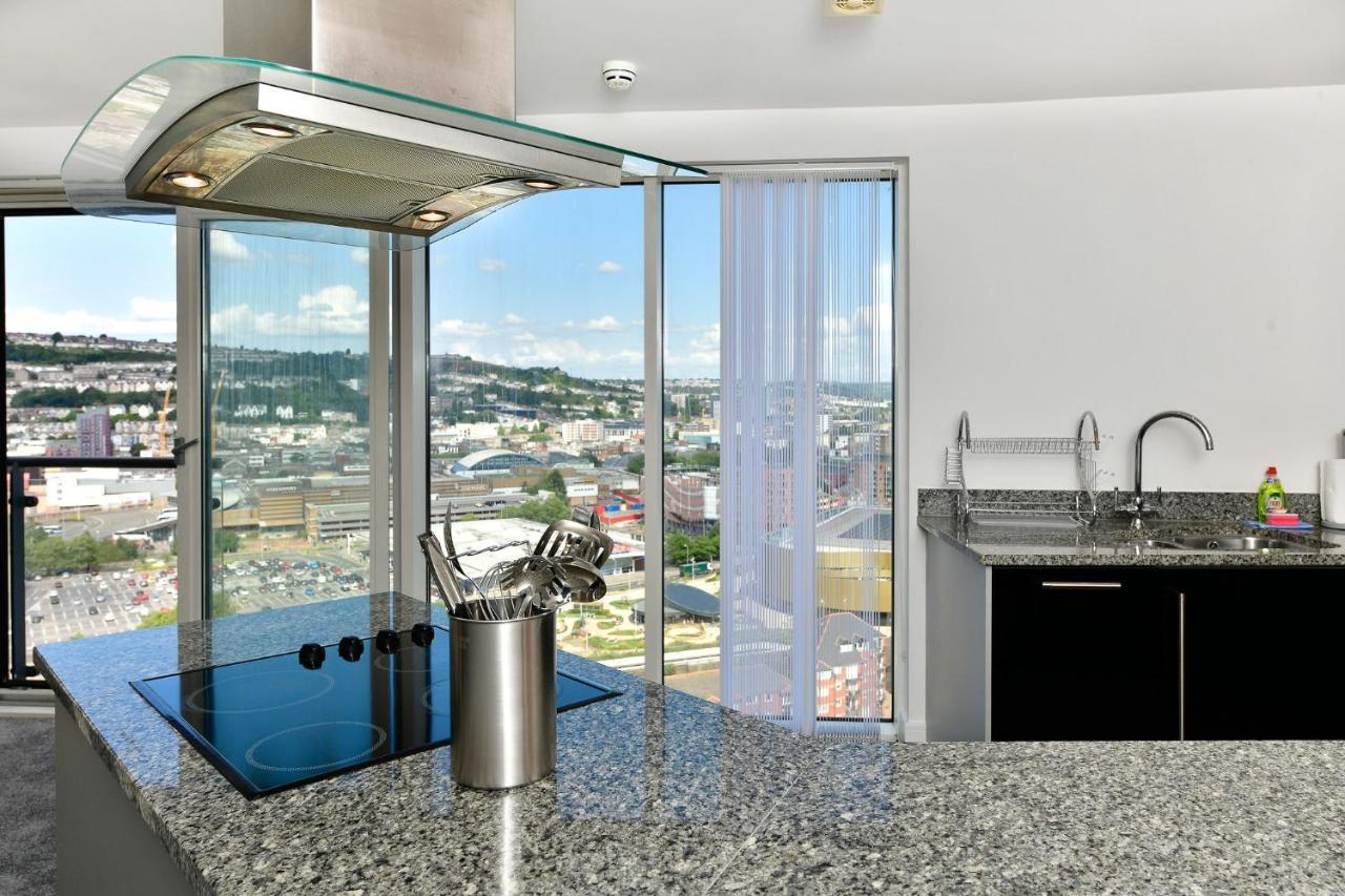 Just Stay Wales - Meridian Tower Marina & City View - 2 Bed Apartment Swansea Bagian luar foto